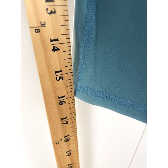 Alo Blue Bike Short Capri Leggings Size XS - Picture 3 of 9